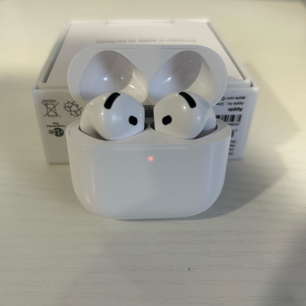 AirPods 4 Gen ANC